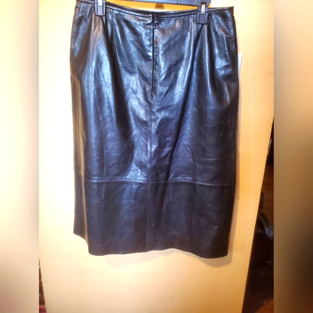 Vintage leather  skirt  size 14 banana republic